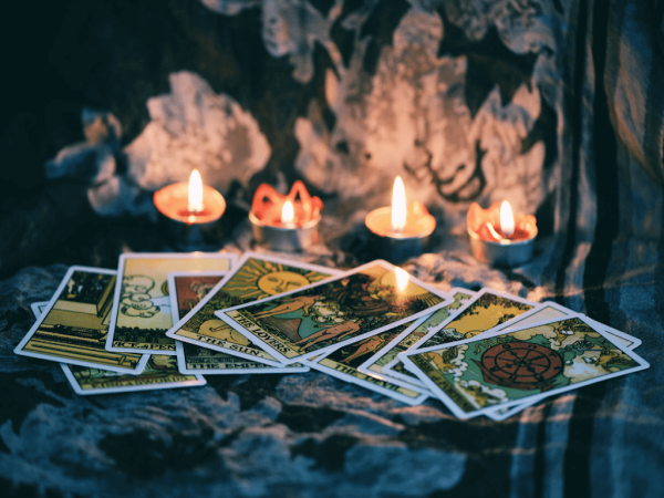 image_cartomancie-jeunes-generations-oracles